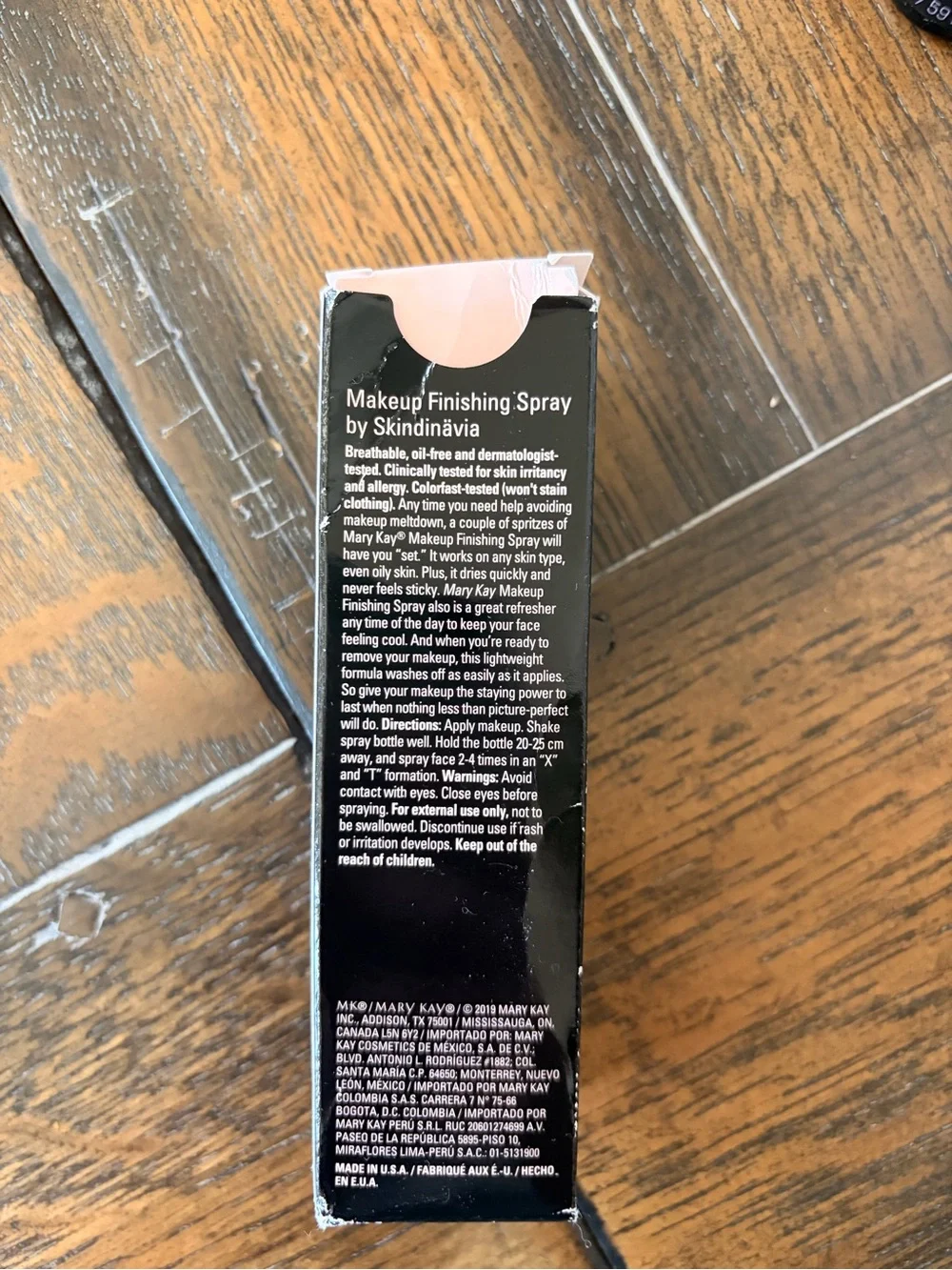 Mary Kay Makeup Finishing Spray